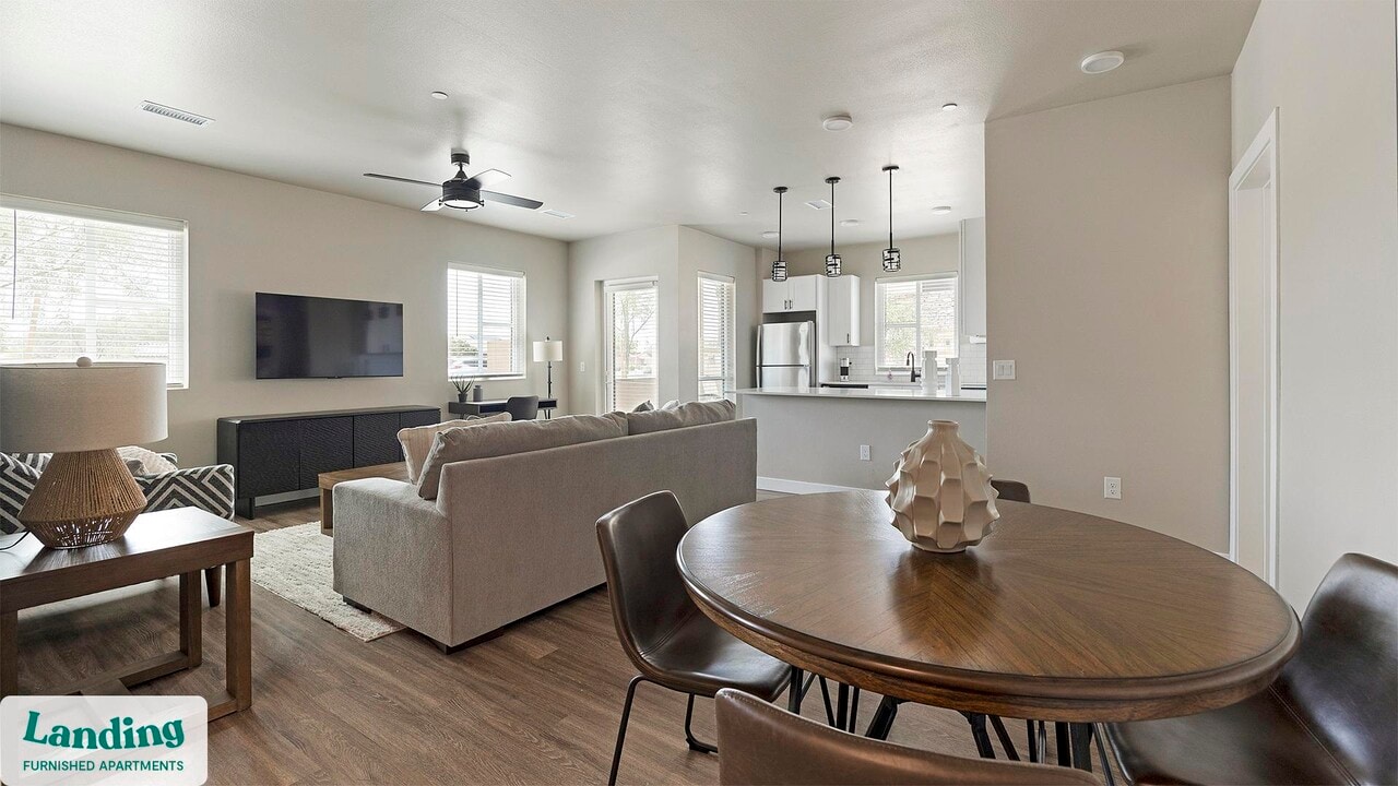 2445 Estrella Pkwy in Goodyear, AZ - Building Photo