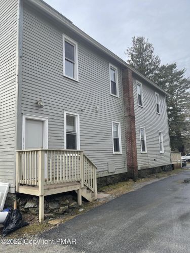 222 Learn Rd-Unit -2nd Fl in Tannersville, PA - Foto de edificio