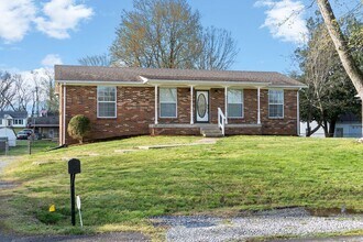 110 Rainbow St in Clarksville, TN - Building Photo - Building Photo