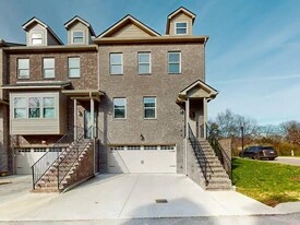 206 Charlotte Everly Cir in Hendersonville, TN - Building Photo