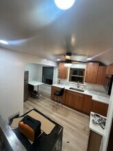 6404 W Hayes Ave, Unit Unit 2 in West Allis, WI - Building Photo - Building Photo