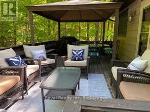 28 Lannan Dr in Tiny, ON - Building Photo - Building Photo