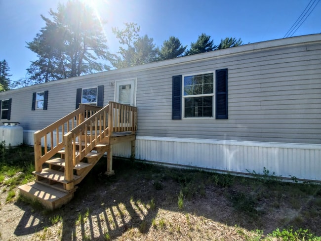 41 County Rd in Milford, ME - Foto de edificio - Building Photo