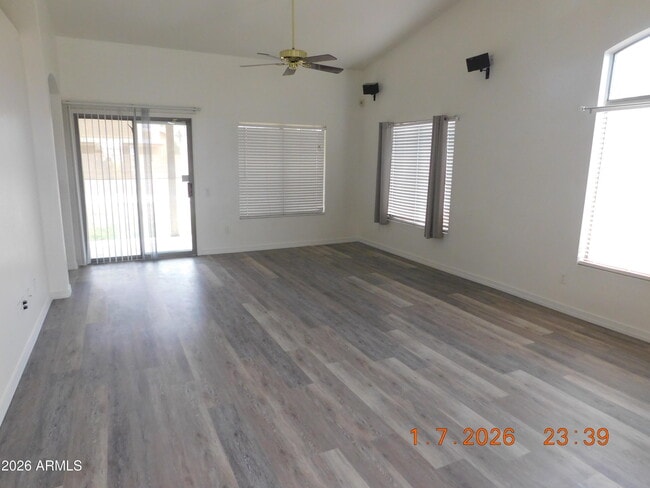 7031 W Louise Dr in Glendale, AZ - Building Photo - Building Photo