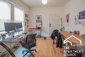 3051 W Medill Ave in Chicago, IL - Building Photo - Building Photo