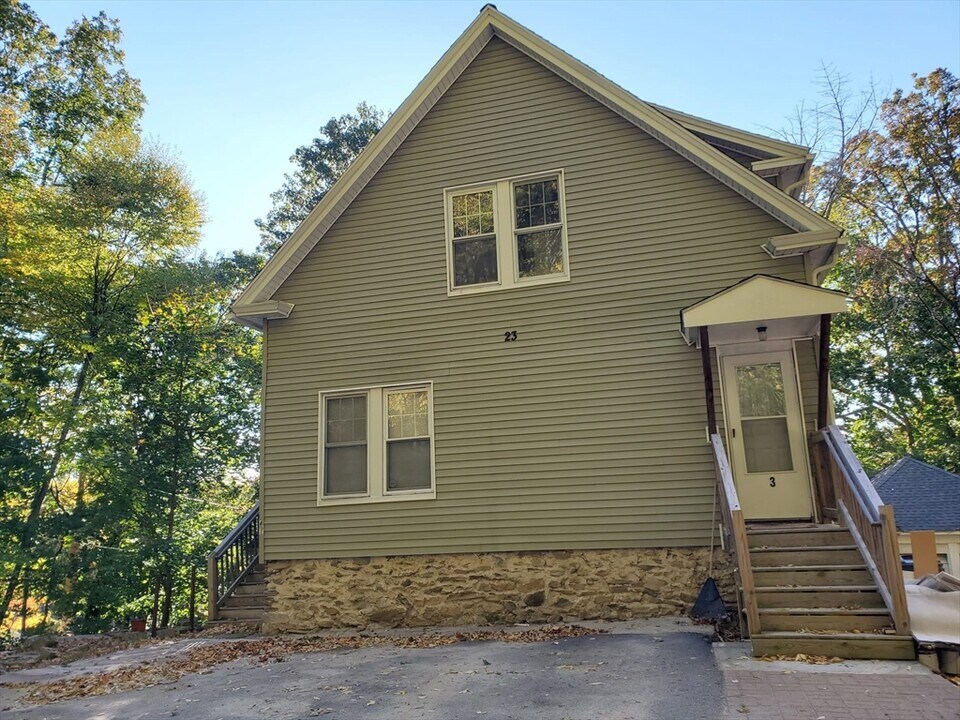23 Firglade St-Unit -3 in Worcester, MA - Building Photo