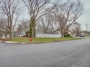 2 Ilex Ln in Liverpool, NY - Building Photo - Building Photo