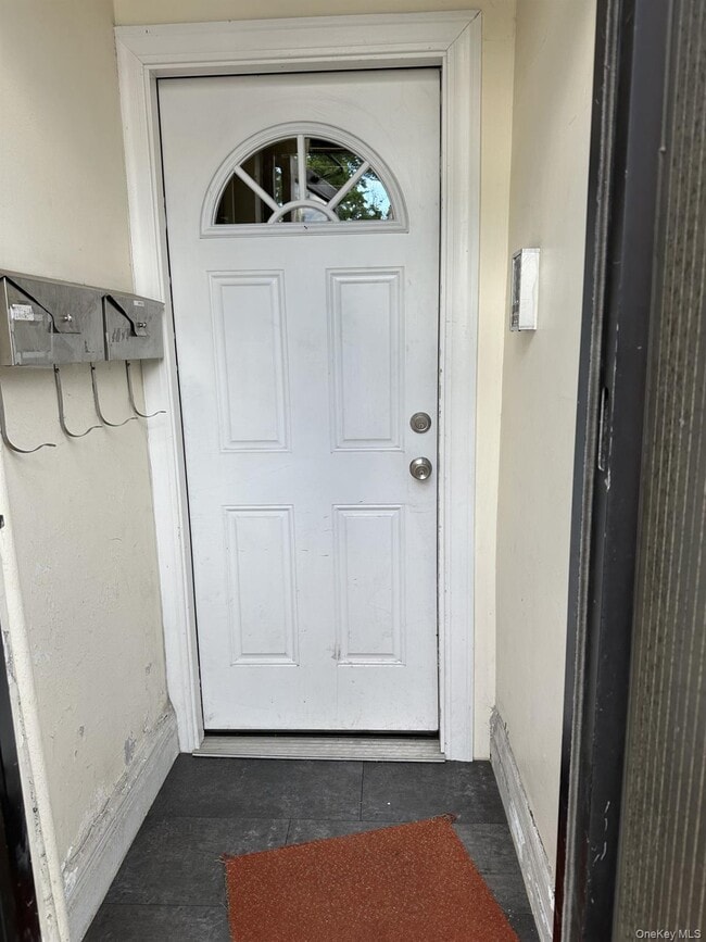 117 Plandome Rd in Manhasset, NY - Building Photo - Building Photo