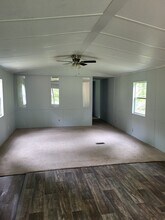 196 Phoenix Dr in Anniston, AL - Foto de edificio - Building Photo