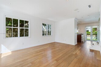 464 Fernwood Rd in Key Biscayne, FL - Building Photo - Building Photo