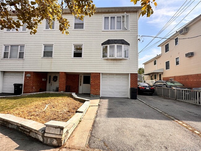 property at 15-83-83 208th Pl