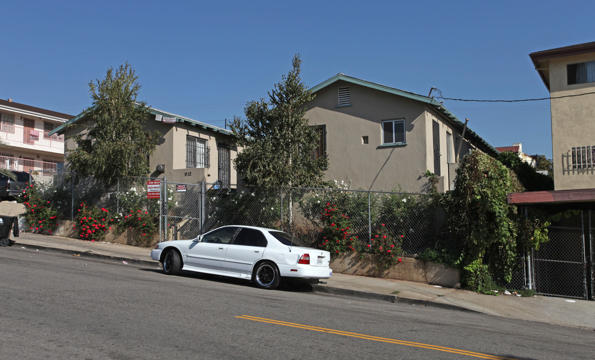 908 Everett St. in Los Angeles, CA - Building Photo