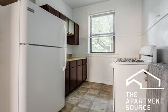 2428 N Sawyer Ave in Chicago, IL - Building Photo - Building Photo