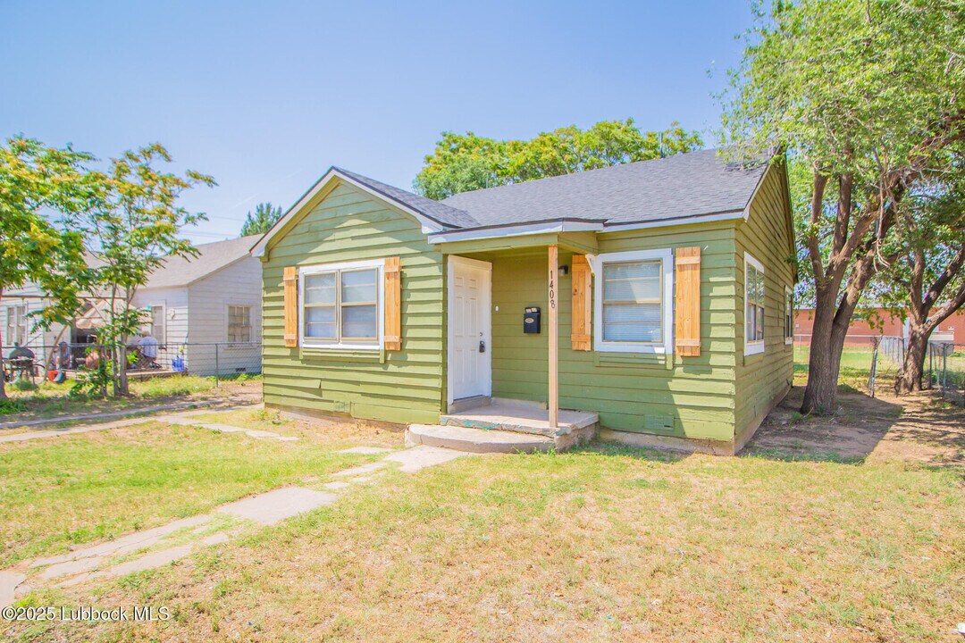 1408 24th St in Lubbock, TX - Building Photo