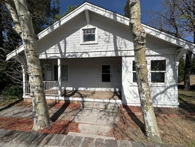 property at 142 S Weed Blvd