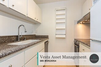 135 Red Rock Way in San Francisco, CA - Building Photo - Building Photo