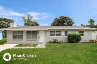 4395 Sherwood Blvd in Melbourne, FL - Building Photo