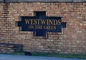 241 Wimbledon Lakes Dr in Plantation, FL - Building Photo