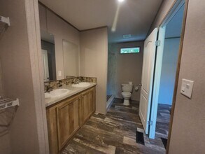 463 Comanche Rd in Texarkana, TX - Building Photo - Building Photo