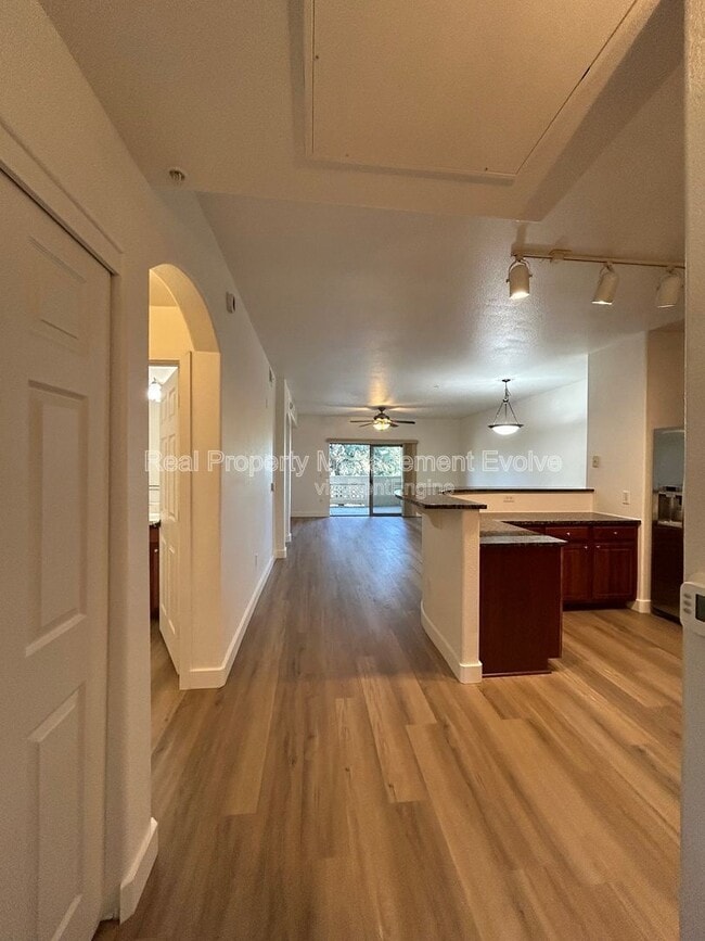 property at 920 E Devonshire Ave