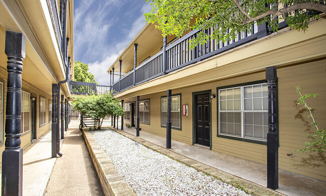 The Commodores in Waco, TX - Foto de edificio - Building Photo