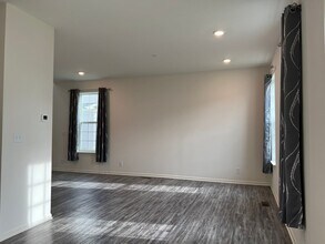 1231 Hawk Hollow Dr in Yorkville, IL - Building Photo - Building Photo