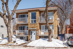 119 Laval Av in Laval, QC - Building Photo