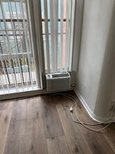 1781 Orchid Ave in Los Angeles, CA - Foto de edificio - Building Photo