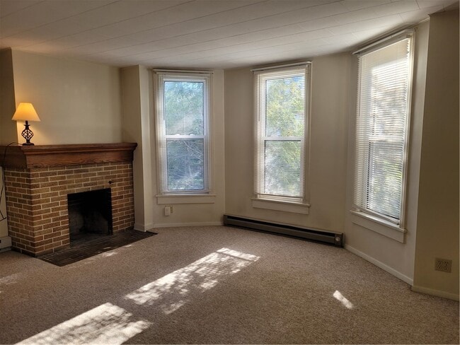 7 Cole St in Fairport, NY - Building Photo - Building Photo