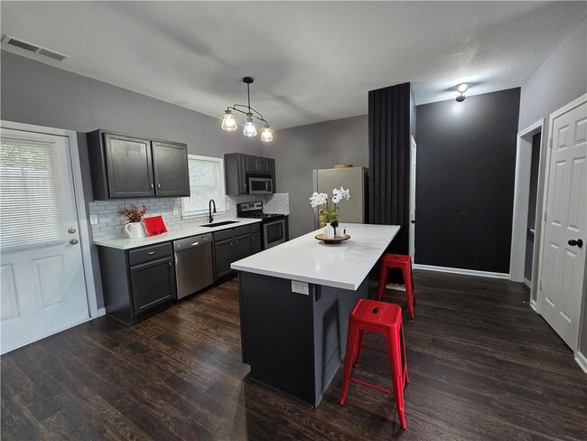 property at 25 Corinth Rd