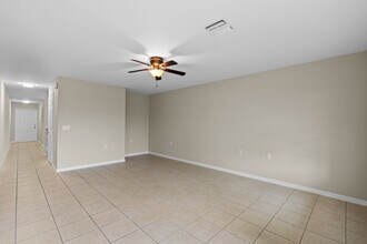 9073 Gervais Cir in Naples, FL - Building Photo - Building Photo