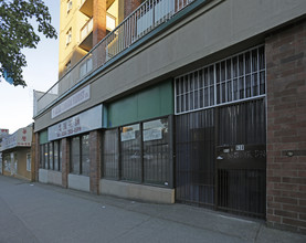 Shon Yee Place in Vancouver, BC - Building Photo - Building Photo