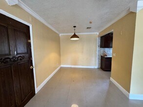 867 Caroline Cir in West Palm Beach, FL - Foto de edificio - Building Photo