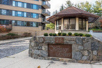 Westage Towers in White Plains, NY - Foto de edificio - Building Photo