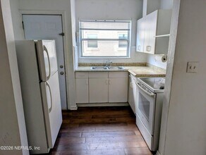 2136 College St-Unit -2 in Jacksonville, FL - Building Photo - Building Photo