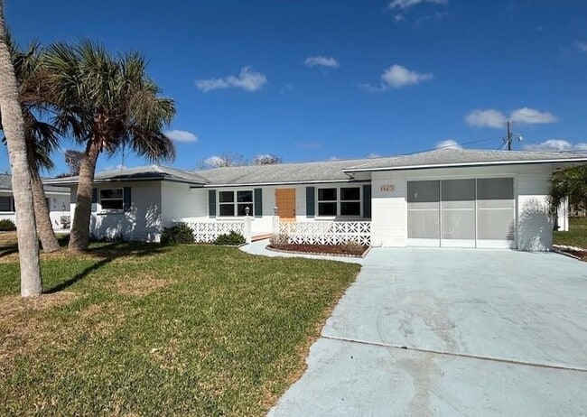 1790 Loralin Dr in Englewood, FL - Building Photo - Building Photo