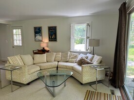 5 Glendale Rd in Stockbridge, MA - Building Photo
