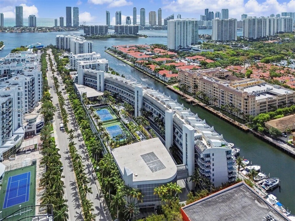 2950 NE 188th St, Unit 435 in Aventura, FL - Foto de edificio