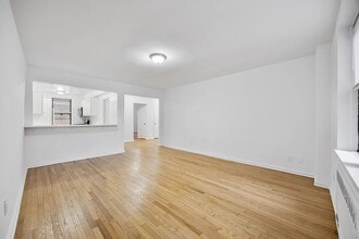 302 96th St in Brooklyn, NY - Building Photo - Building Photo