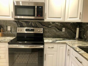 1422 Amanda St in Hollywood, FL - Building Photo - Building Photo