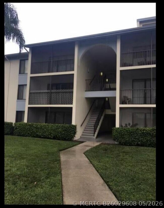 1105 Green Pine Blvd