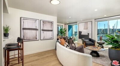 13900 Panay Way in Marina Del Rey, CA - Building Photo - Building Photo