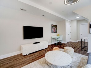 88 Van Reypen St, Unit SI FL1-ID1501171P in Jersey City, NJ - Building Photo - Building Photo