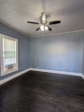 534 E Sycamore St in Sherman, TX - Foto de edificio - Building Photo