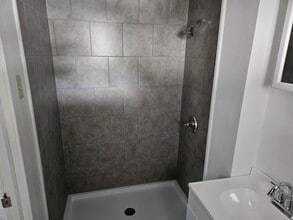 301303-303 Summerhill Ave, Unit 303 in Berwick, PA - Foto de edificio - Building Photo