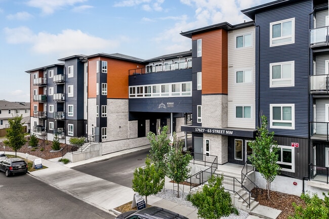 Henday Suites in Edmonton, AB - Building Photo - Building Photo
