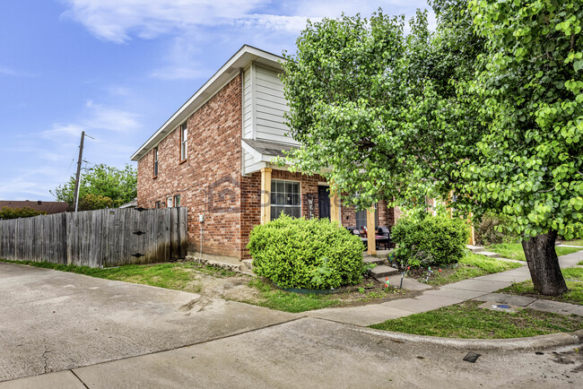 972 Tennessee Trl in Arlington, TX - Building Photo - Building Photo