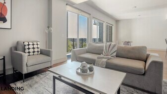 1414 Wood Hollow Dr, Unit 1-717 in Houston, TX - Building Photo