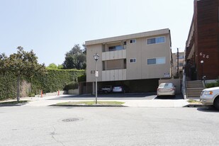 630 N Isabel St Apartamentos