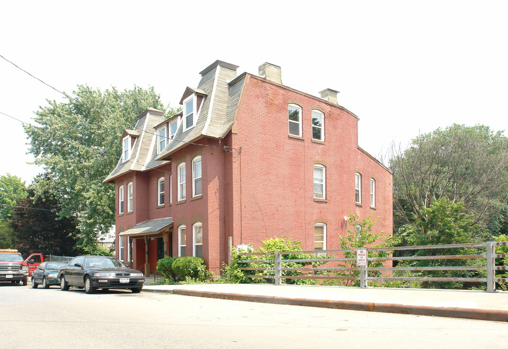 59 Catharine St in Poughkeepsie, NY - Foto de edificio